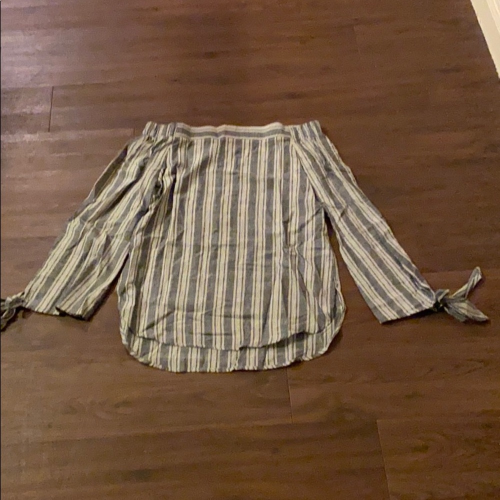 Off-shoulder striped blouse